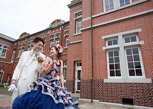 แพ็คเกจถ่ายภาพด้วยชุดแต่งงานสากล + ชุดลำลอง