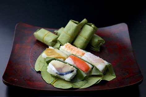 Kaki no ha zushi.jpg